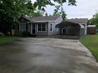 1003 Summit St, Schulenburg, TX 78956