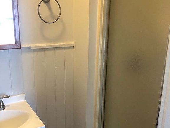 5th image of 40 Horace St Floor 3