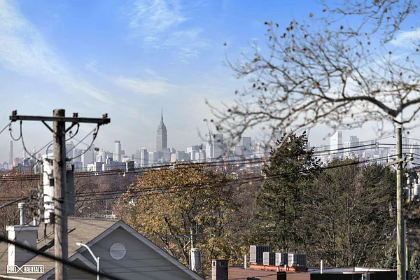 Sold by Citi Habitats | media 23