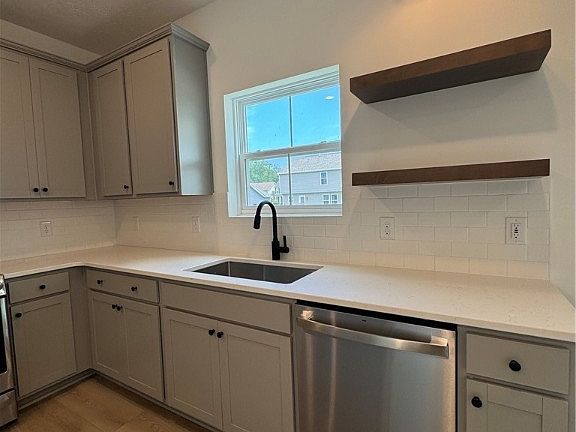 3rd image of 5939 Cape Hatteras Dr