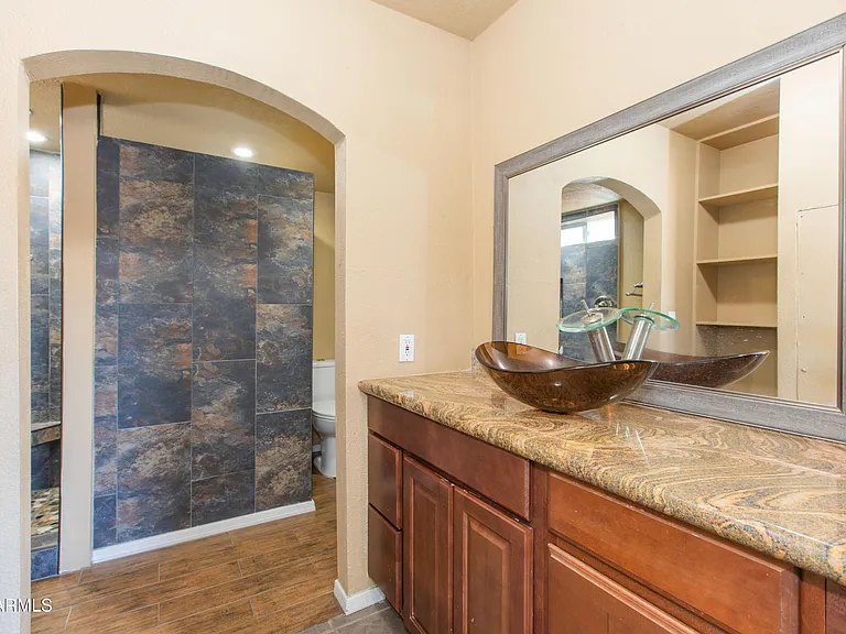 1813 E Ellis Dr — Photo 33