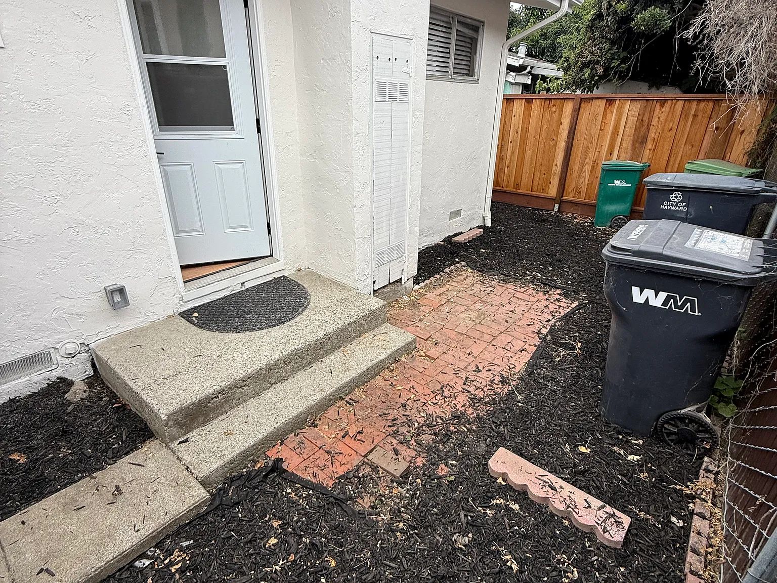 1 bed, 750 sqft, $2,400 — Photo 2