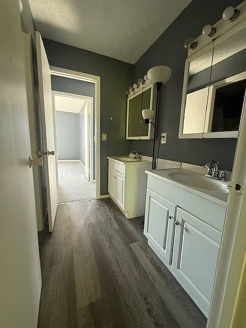3 bed, 2090 sqft, $1,400 — Photo 4