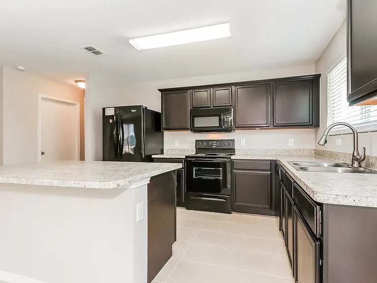 3132 Middleview Rd — Photo 5