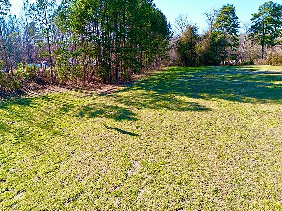 3rd image of 874 Scout Rd
