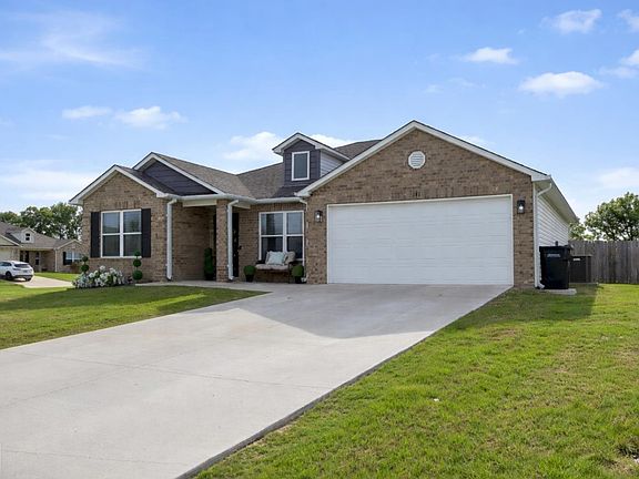 2nd image of 741 Brody Ct