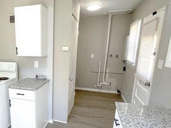 2nd image of 7439 Arleta Blvd
