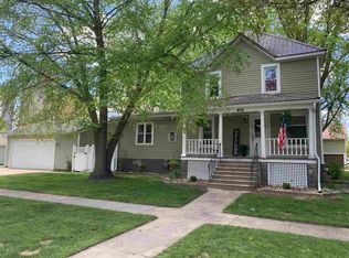 131 Briggs Ave, Readlyn, IA 50668