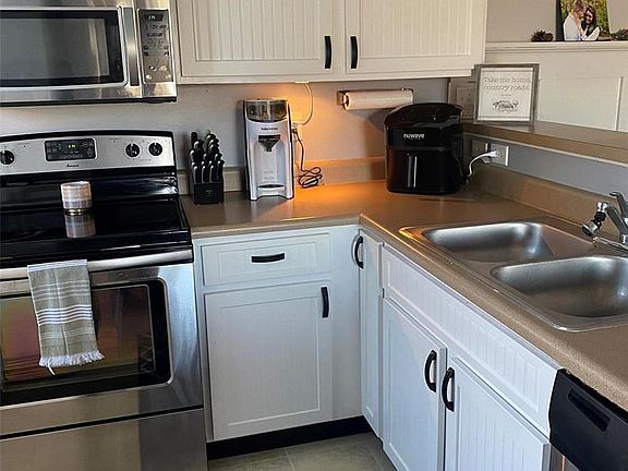 5th image of 1101 Arbor Creek Dr APT 2A