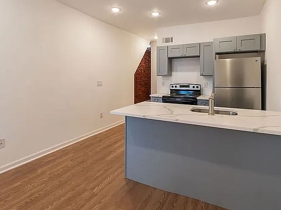 2nd image of 6110 Sansom St #1