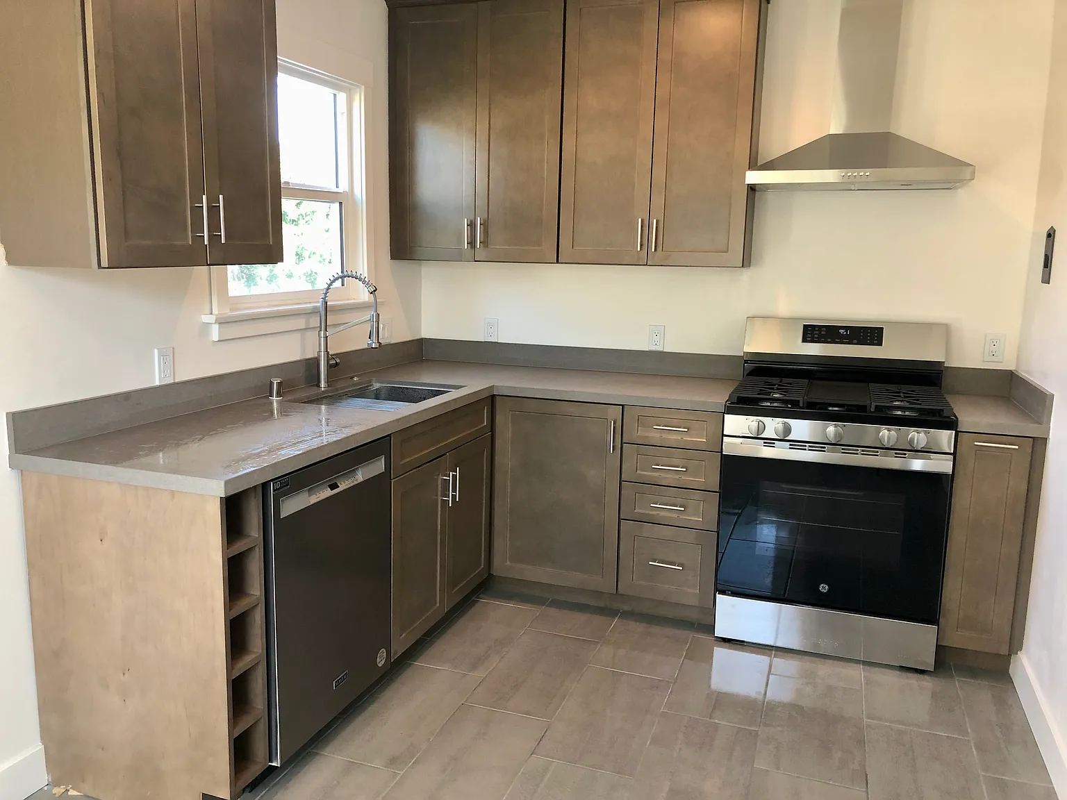 531 1/2 N Avenue 57 — Photo 3