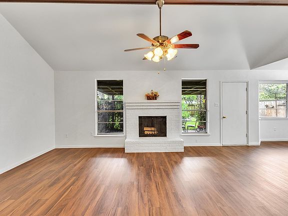 5th image of 2127 Whiteback Dr