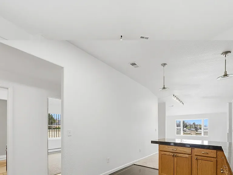 3921 E 26th Avenue Pkwy — Photo 14