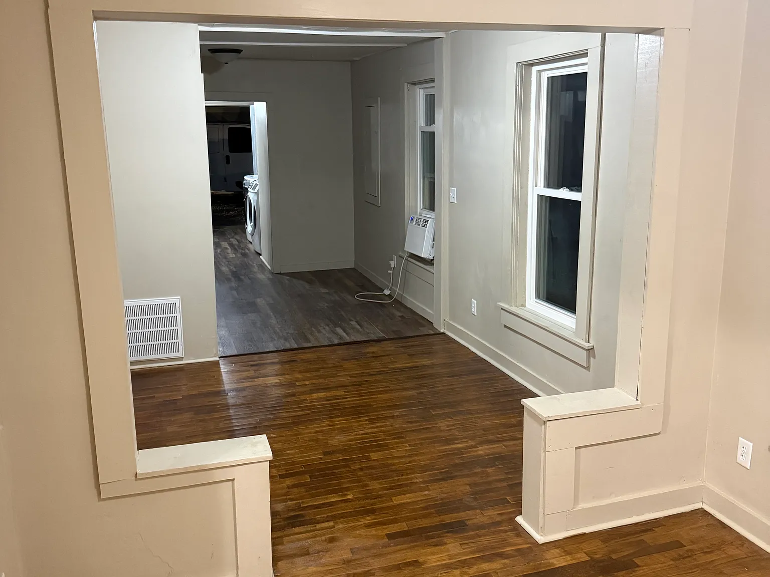 2 bed, 1000 sqft, $1,050 — Photo 3