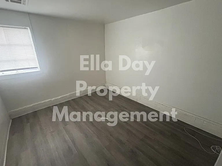 1801 S Glenn St — Photo 7