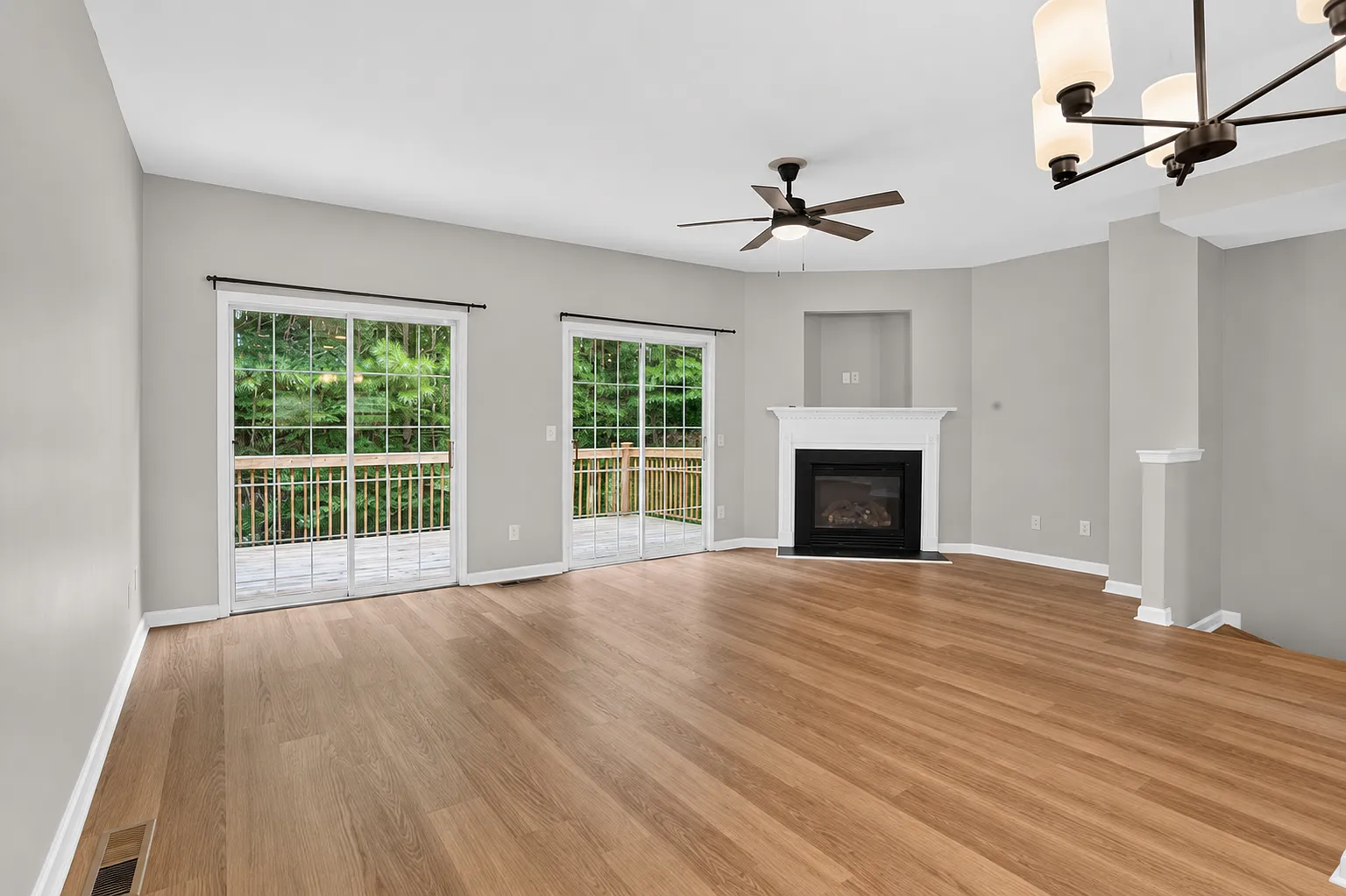 3 bed, 3.5 bath, 1496 sqft, $2,200 — Photo 3
