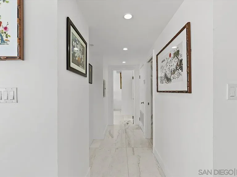 1830 Avenida Del Mundo #1210 — Photo 32