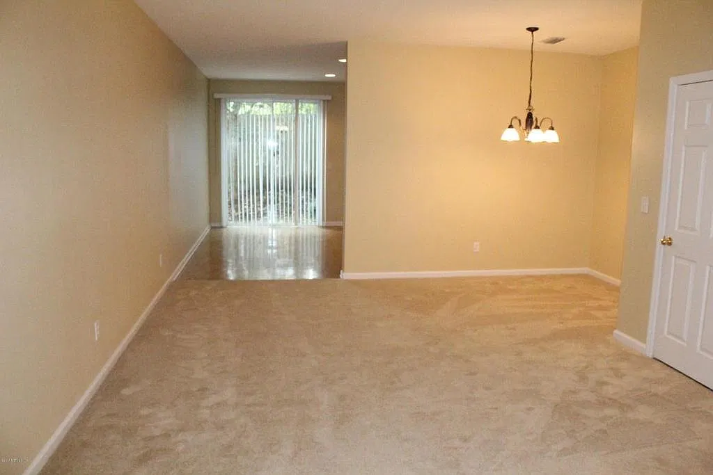 3 bed, 2.5 bath, 1844 sqft, $1,895 — Photo 3