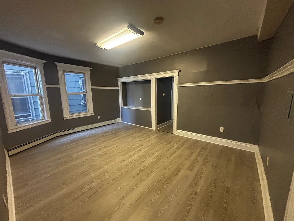 Building Photo - 70 Eaton Pl #1