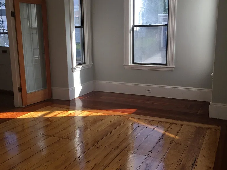 10 Saunders St — Photo 4