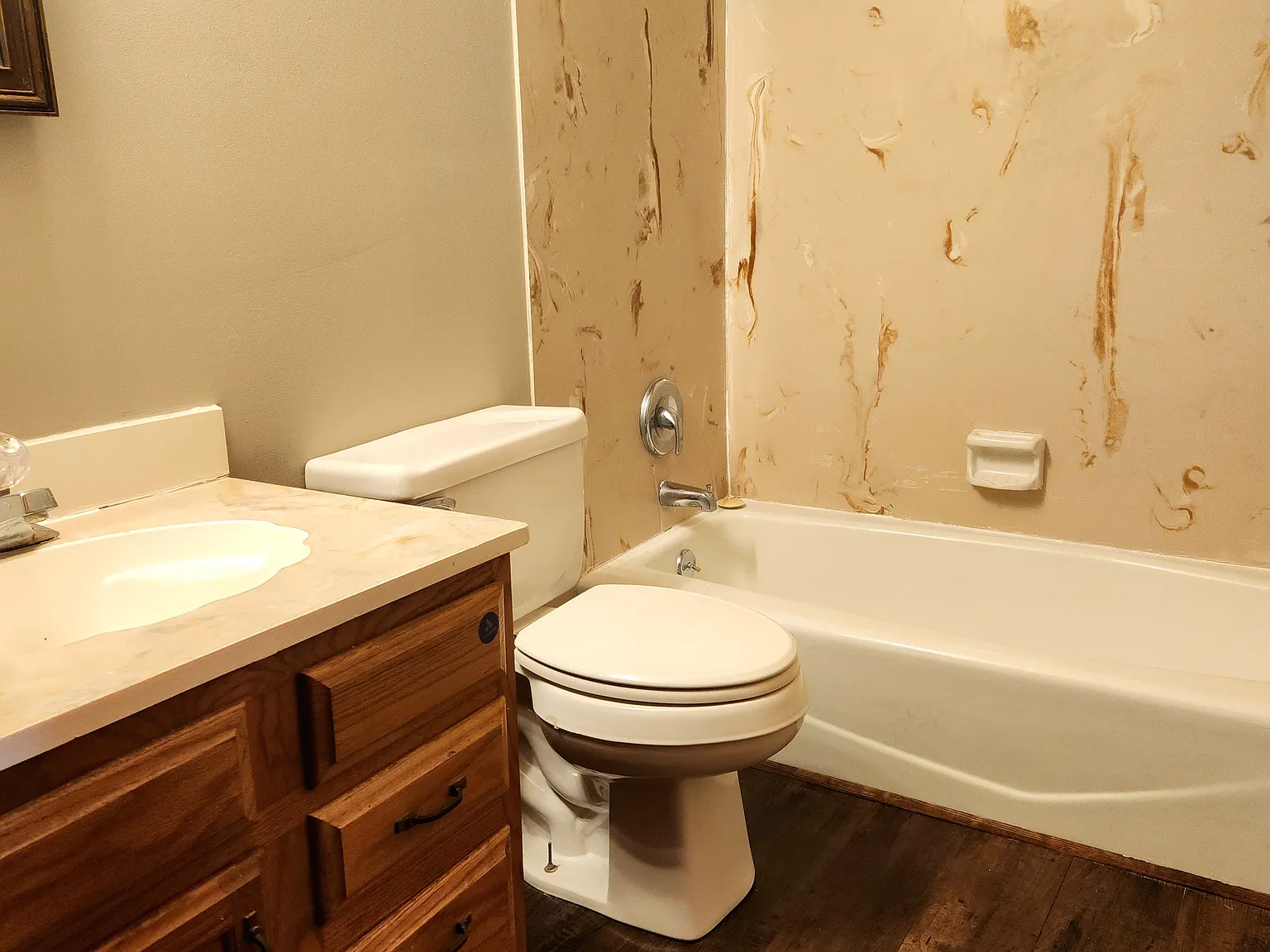 2 bed, 1.5 bath, $1,000 — Photo 2
