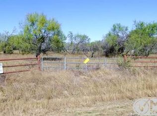 445 Mary Ann Dr, Lytle, TX 78052