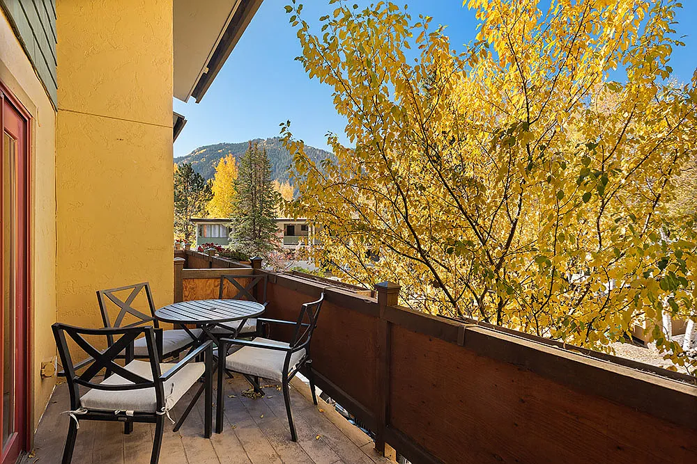 2 bed, 1106 sqft, $8,000 — Photo 3