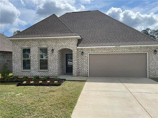 3 bed, 2.0 bath, 1930 sqft, $2,300 — Photo 3