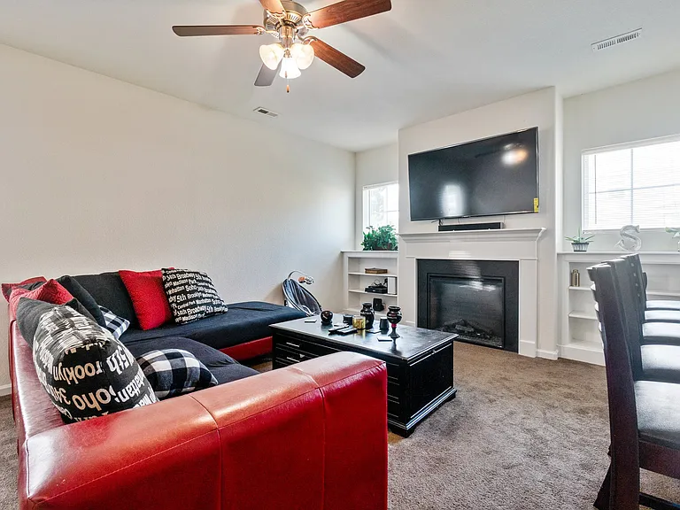 2104 Miller Ave — Photo 7