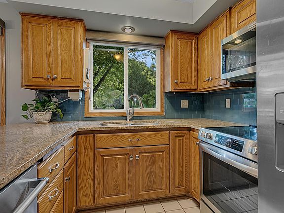 4th image of 505 Brookwood Ln