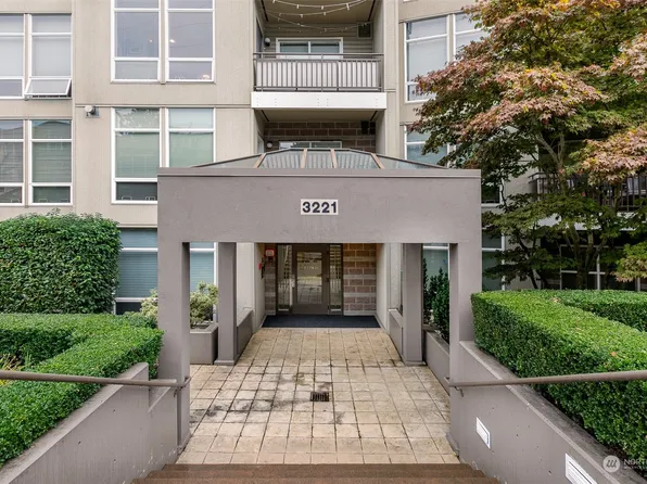 3221 SW Avalon Way #313, Seattle, WA 98126