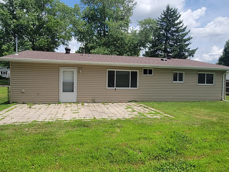 1370 Flicker Dr — Photo 9