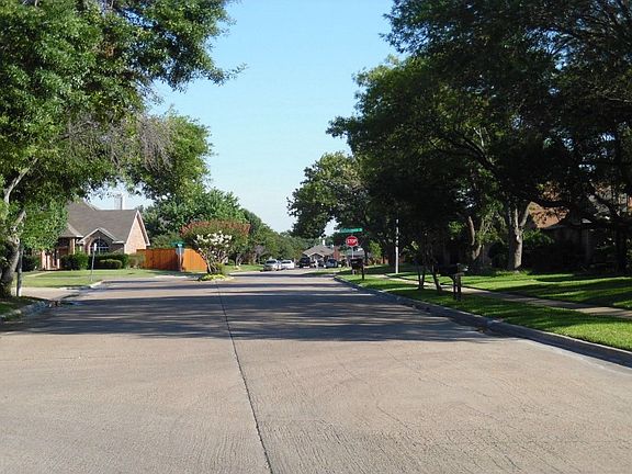 5th image of 2714 Lake Valley Dr