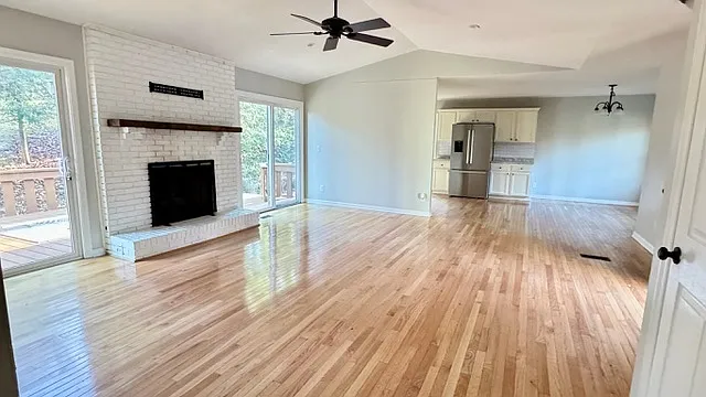 15 Mayfair Pl — Photo 12