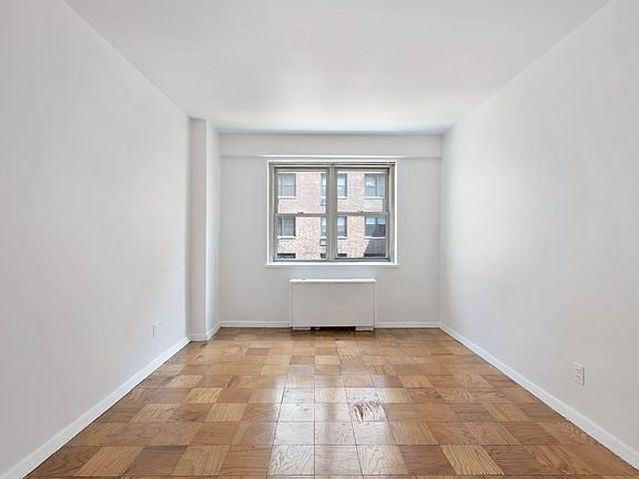 4th image of 211 E 53rd St APT 10A
