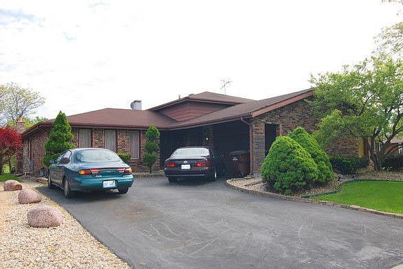 1st image of 1323 E 167th St