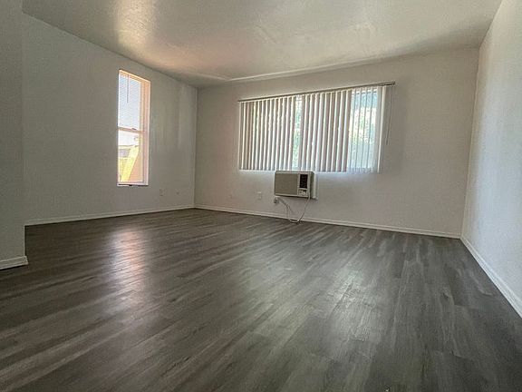 4th image of 1101 Oleander Ave #37