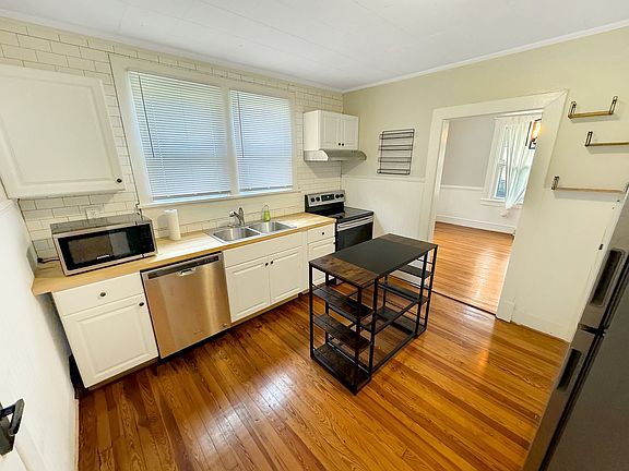 4th image of 1700 Fenton St