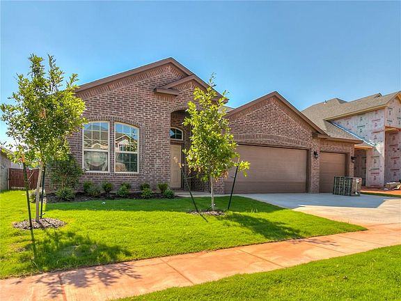 2nd image of 3613 Sadie Dr