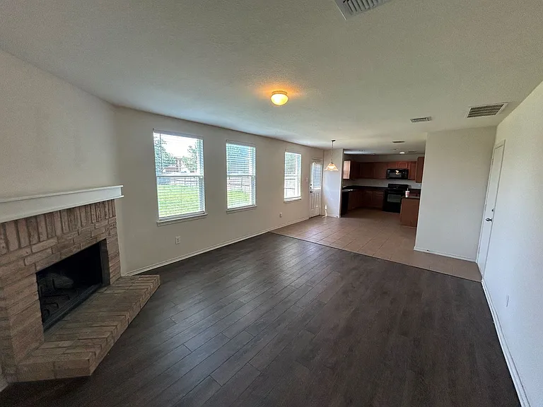 4029 Thoroughbred Trl — Photo 6