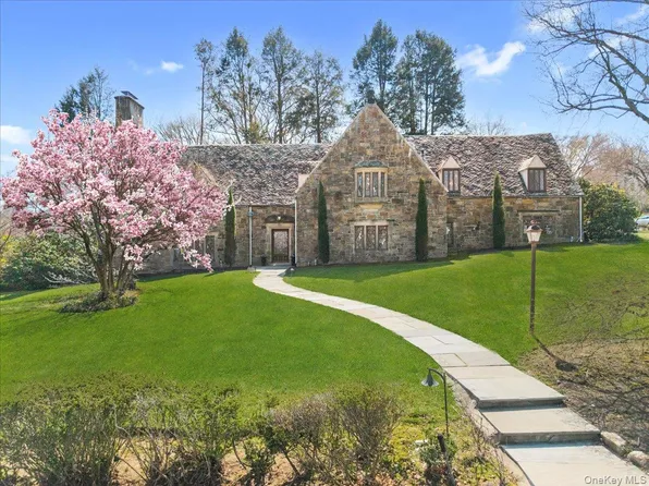 66 Lockwood Road, Scarsdale, NY 10583