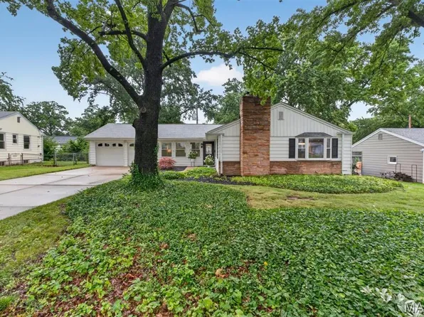 223 Woodridge Rd, Saint Louis, MO 63122