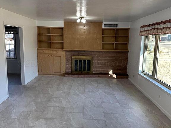 5th image of 303 Tansy St