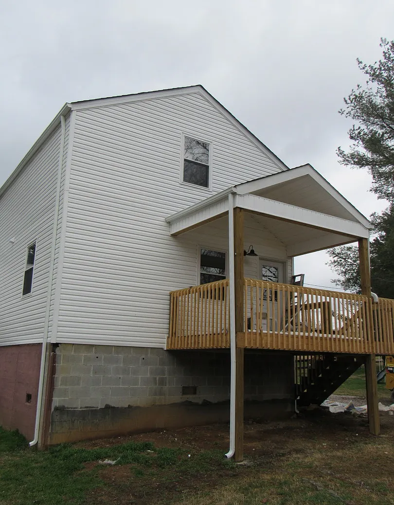 Remodeled 2 bed, 1.5 bath single family home — Photo 3