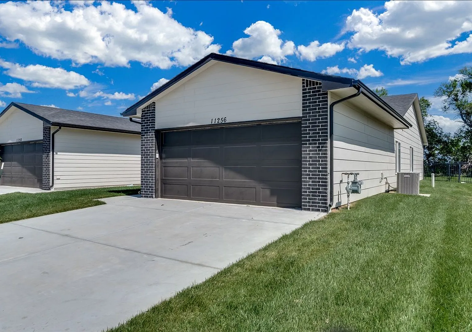 Rate Drop | Save $100 Per Month! Lease And Move In By September 1, 2026, And Receive $100 Off You... — Photo 3
