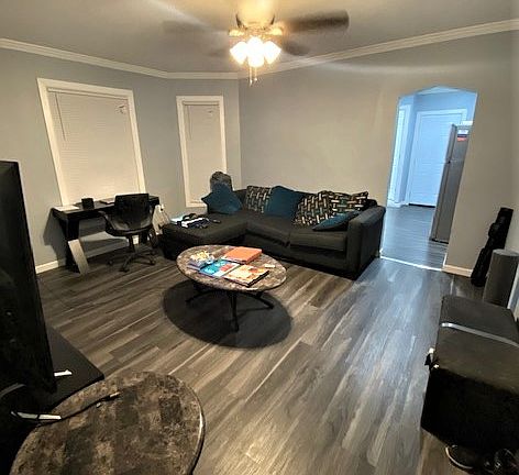 2nd image of 121 Lexington Ave #33