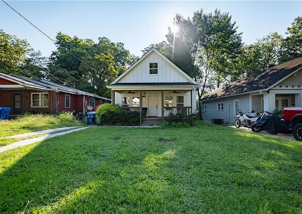 184 Laurel Ave SW