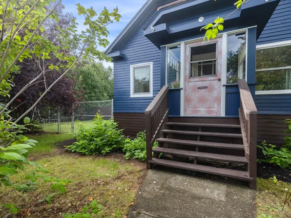 1002 Lacey St, Fairbanks, AK 99701