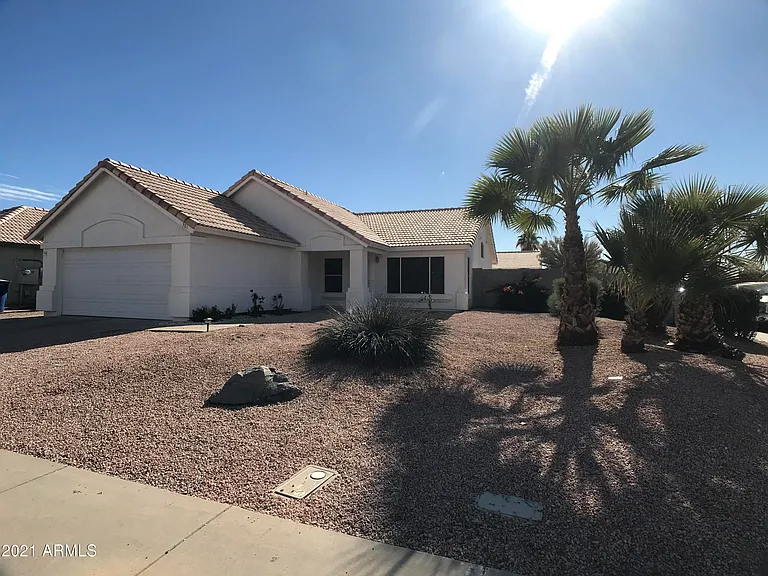 381 E Bart Dr — Photo 3