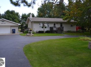 5838 Goodrick Rd, Traverse City, MI 49684